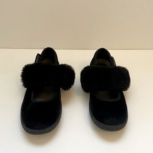 Naturino girls black velvet flats, size 30